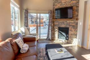 2BR Riverside Chalet Near Trails Breckenridge